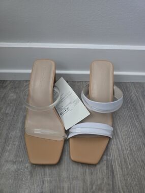 Minimalist Clear Strap Slide Sandals in Tan and White